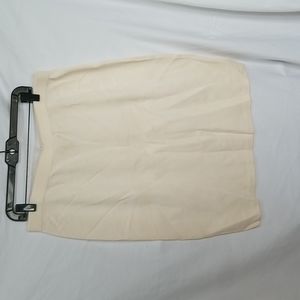 Size 16 White sweater skirt St. John basics